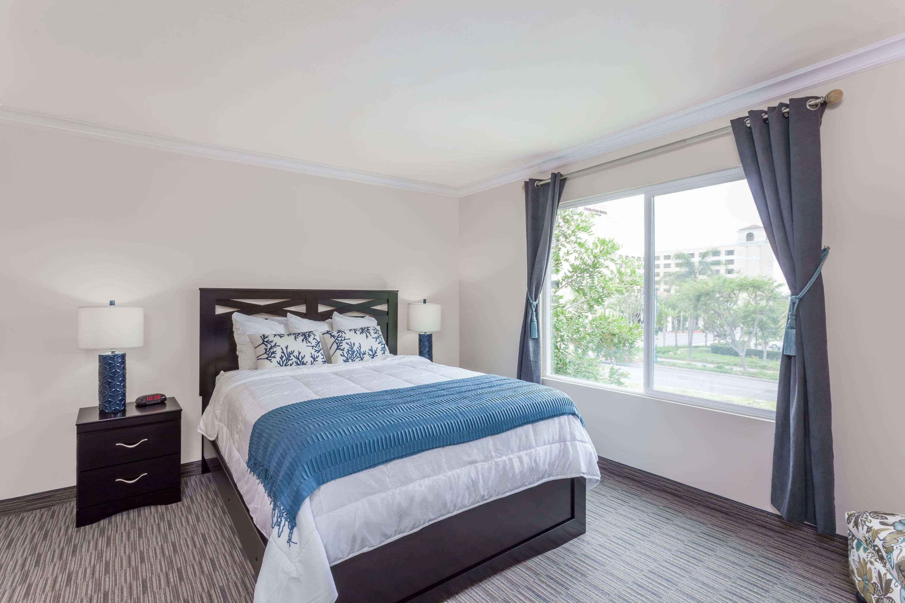 Готель Ramada By Wyndham Anaheim Convention Center Екстер'єр фото