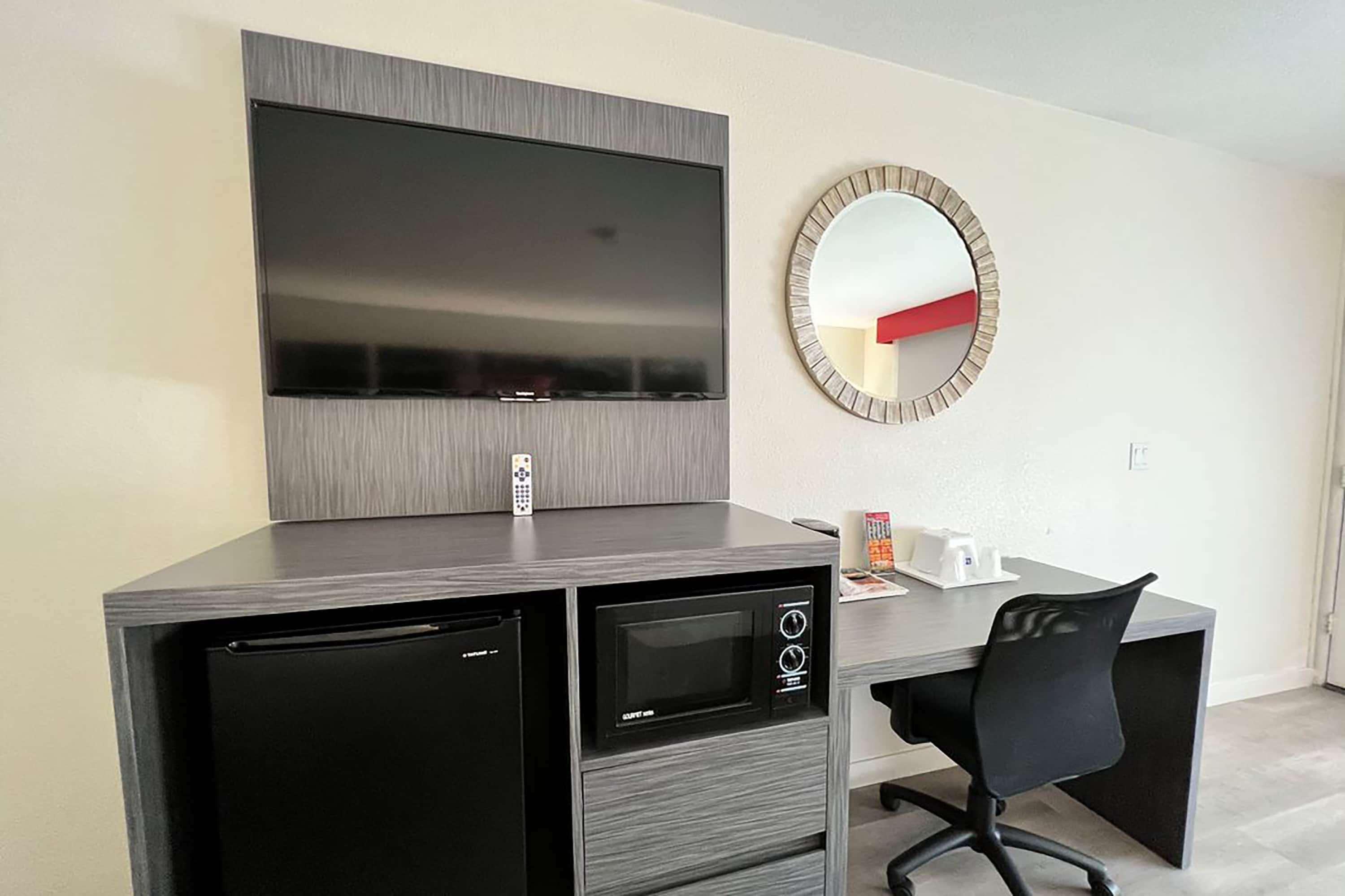 Готель Ramada By Wyndham Anaheim Convention Center Екстер'єр фото