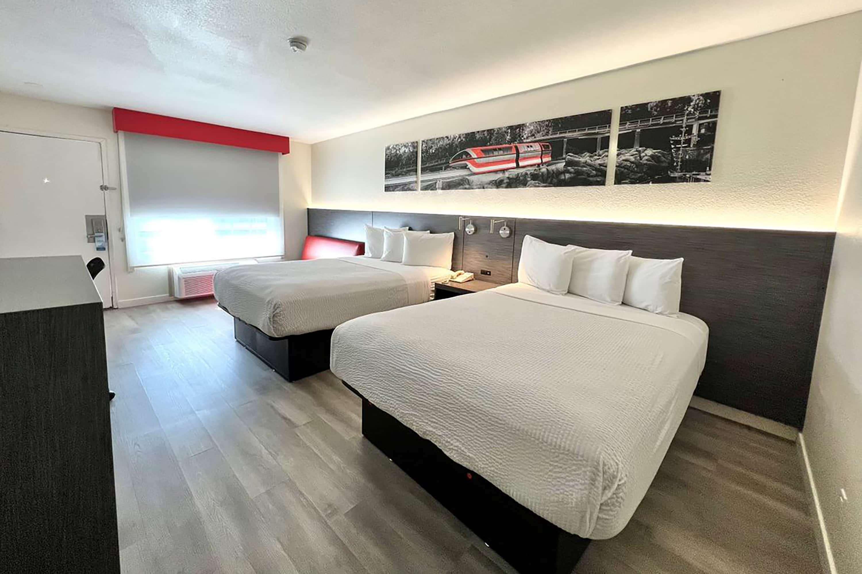 Готель Ramada By Wyndham Anaheim Convention Center Екстер'єр фото