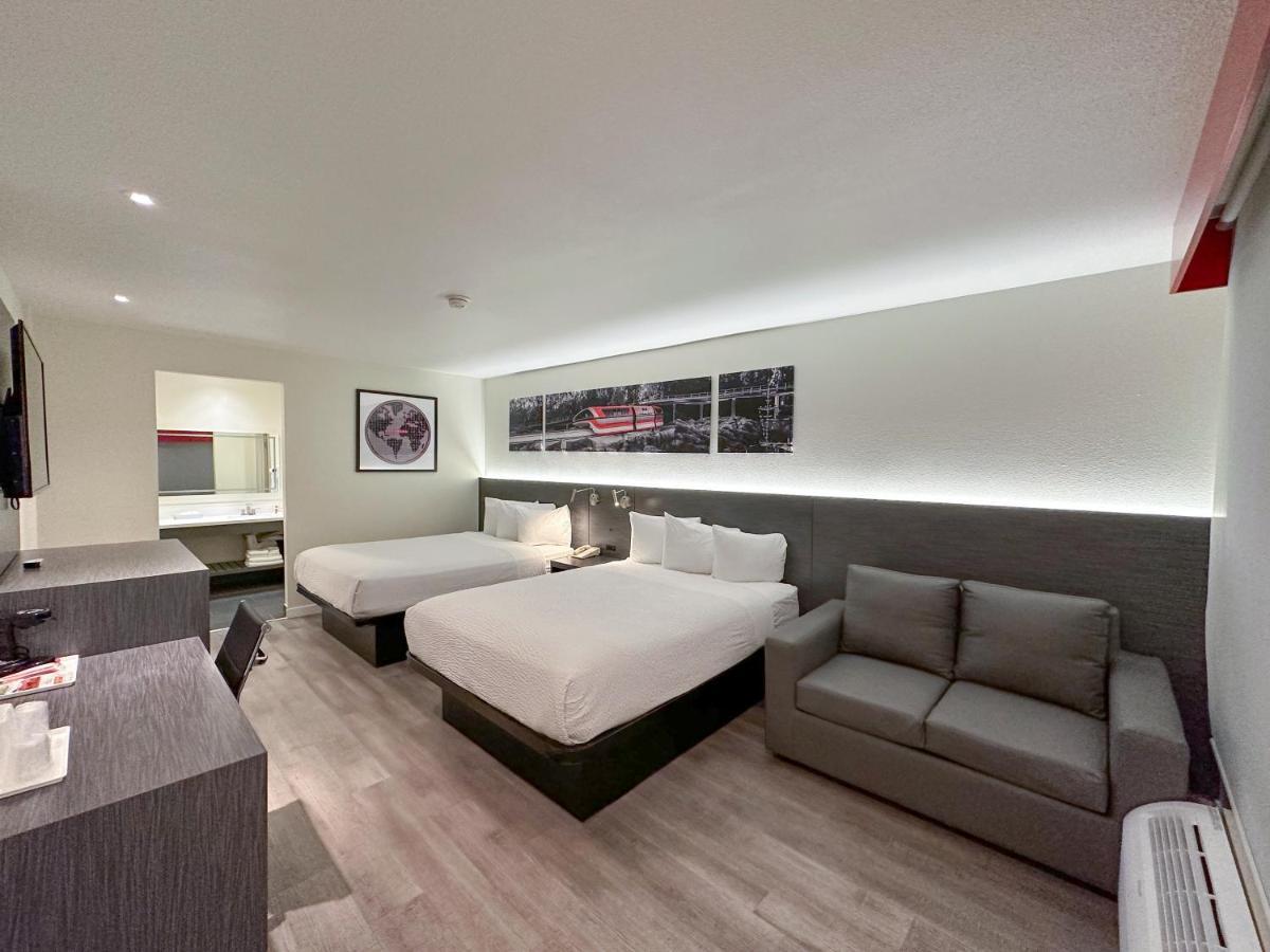 Готель Ramada By Wyndham Anaheim Convention Center Екстер'єр фото
