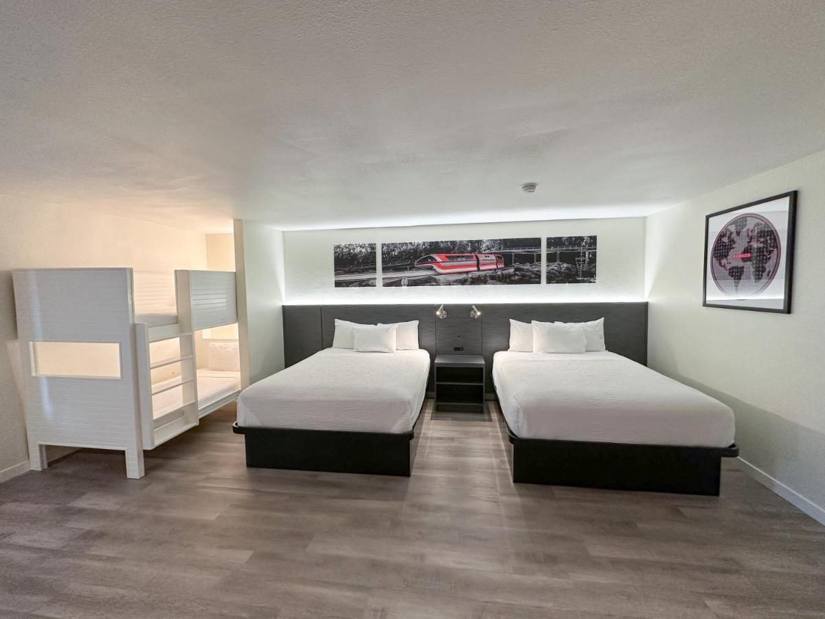 Готель Ramada By Wyndham Anaheim Convention Center Екстер'єр фото