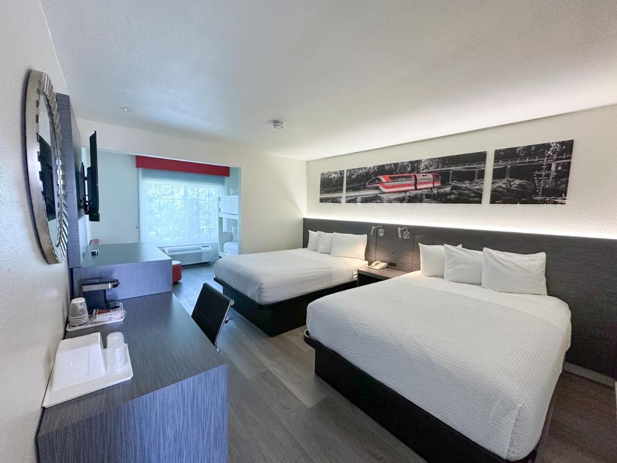 Готель Ramada By Wyndham Anaheim Convention Center Екстер'єр фото