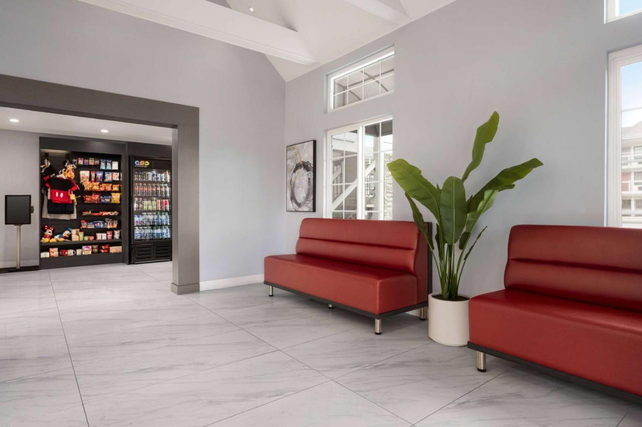 Готель Ramada By Wyndham Anaheim Convention Center Екстер'єр фото